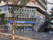 ローソングラントーレ橋本店